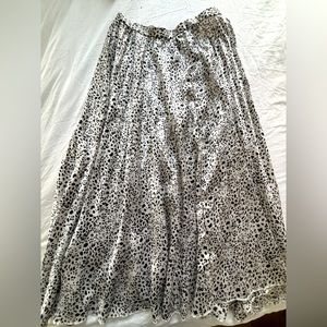 Mi ami polka dot flowy mídi skirt!